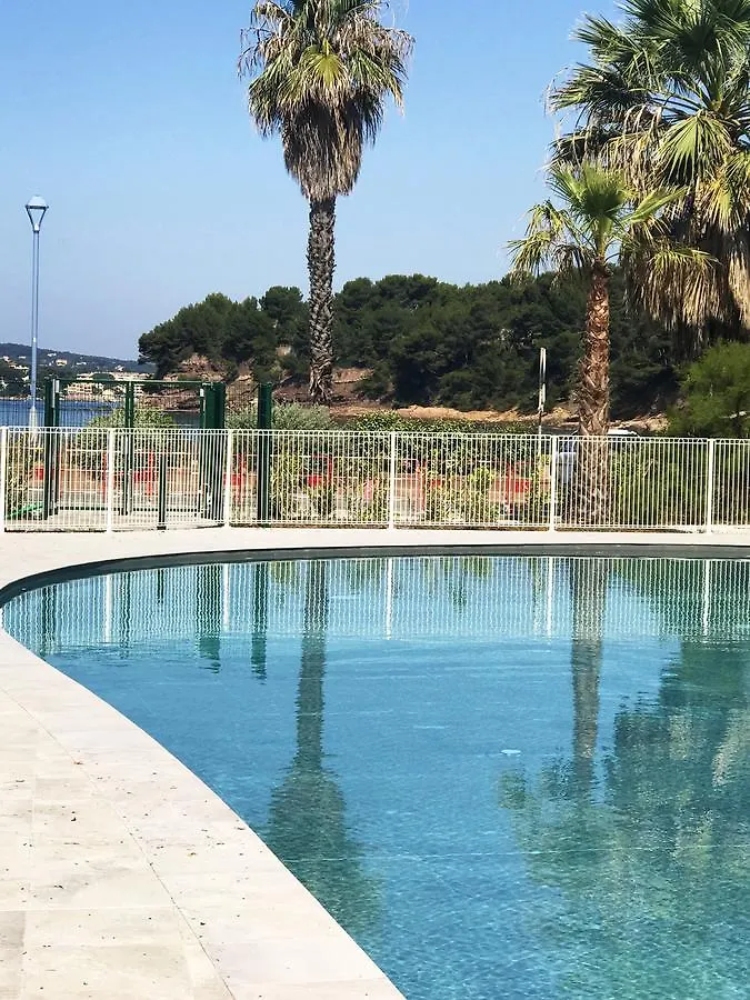 Residence Nemea Le Cap Azur 滨海圣芒德里耶 4*,  法国