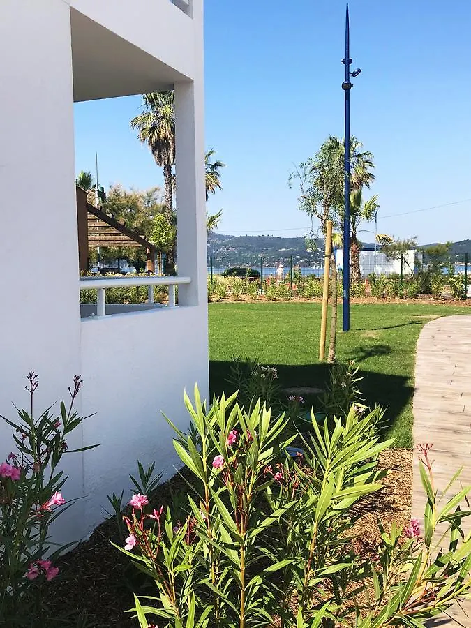 假日公园 Residence Nemea Le Cap Azur 滨海圣芒德里耶